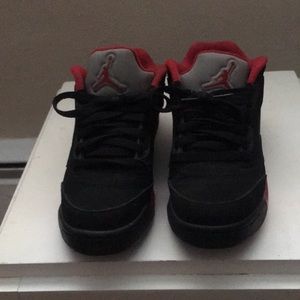 Jordan’s low tops size 7 in boys